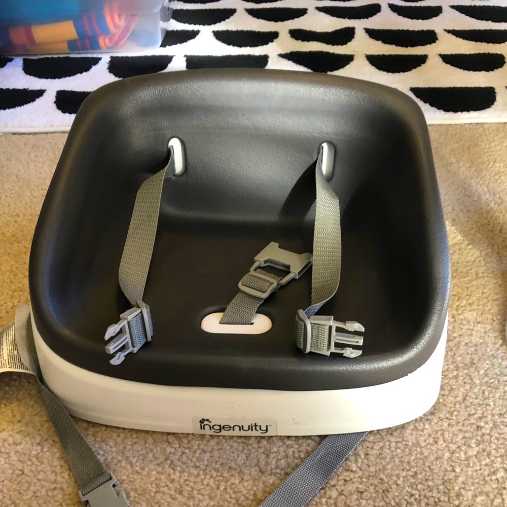 Toddler seat that straps to chair/stool/bench